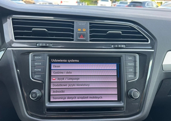 Volkswagen Tiguan cena 71900 przebieg: 168800, rok produkcji 2017 z Chorzów małe 172